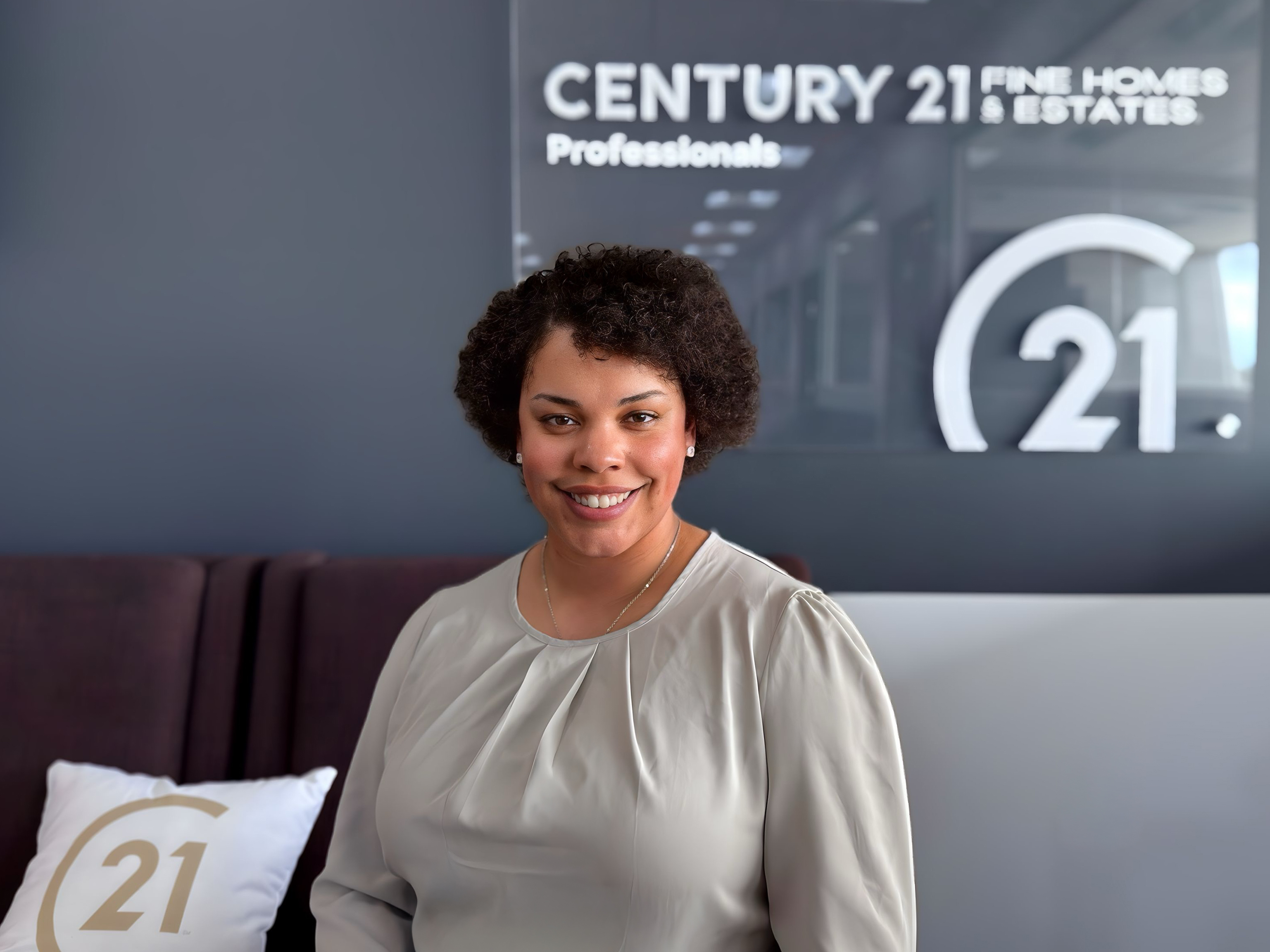 Reaghan Reaghan Bellinger - Real Estate Agent - CENTURY 21 Real Estate