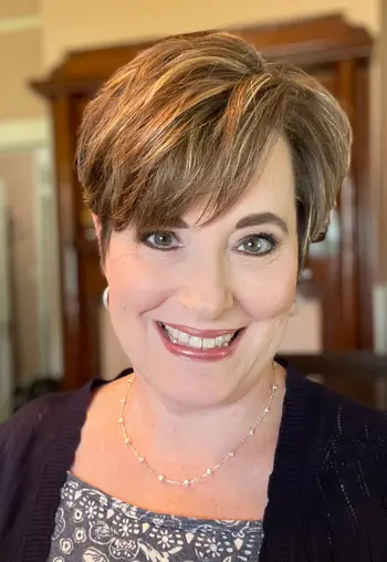 Tracey Tomlin