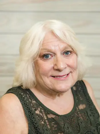 Cindy Molnar