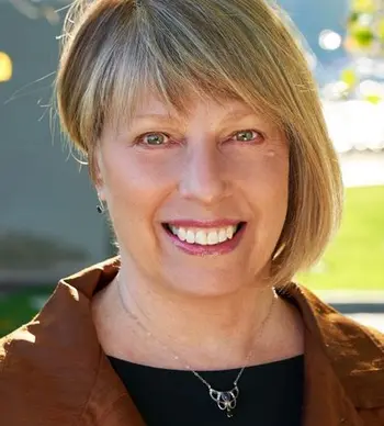 Julie Lang