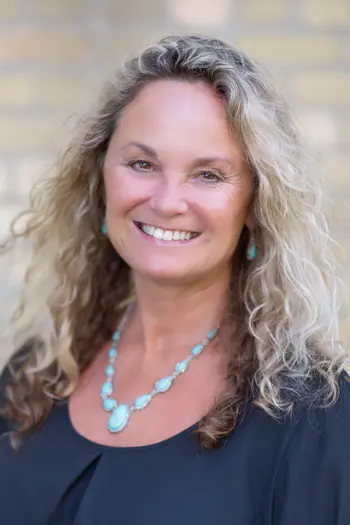Laurie Peters
