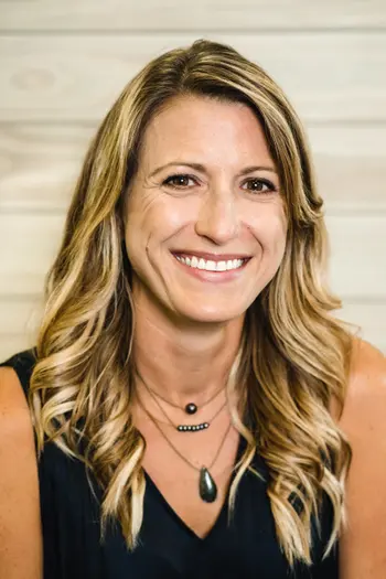 Christi Knoll