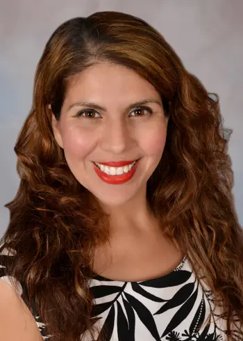 Elena Flores