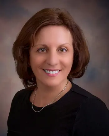 Lynn Cifonelli
