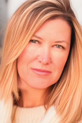 Lisa Dillon