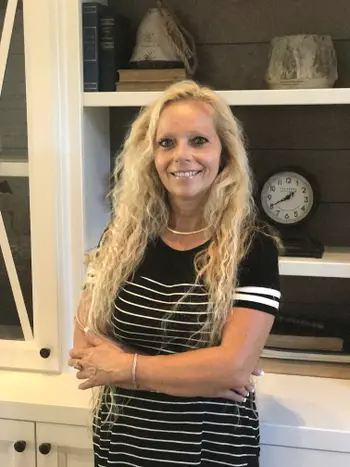 Rhonda Roth