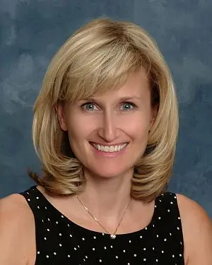 Lauren Saunders