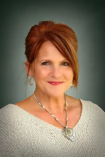 Lisa Dennis