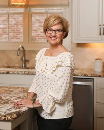 Julie HOWELL