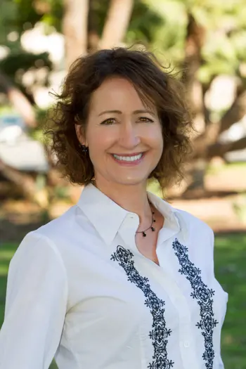 Lisa Ashkins