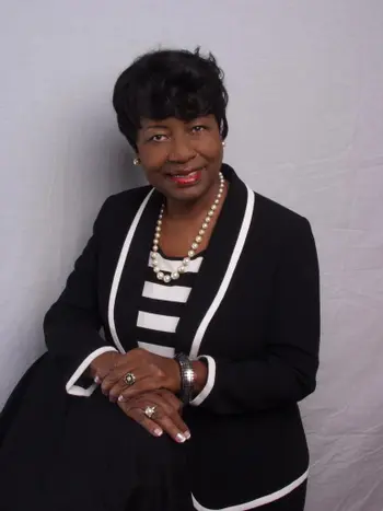 Levora Holt