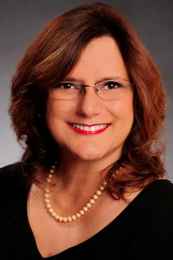 Julia Pulles