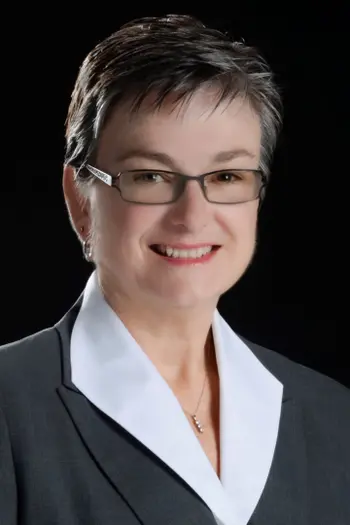 Carolyn Hoff