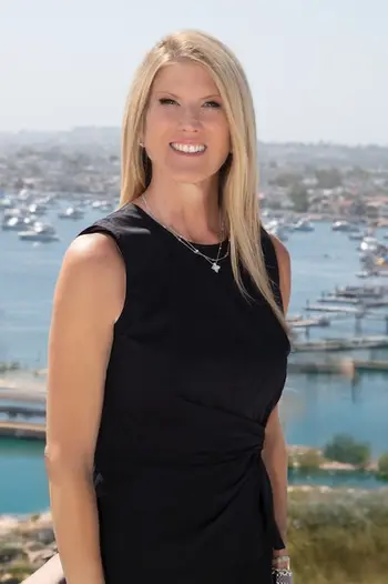 Julie Lewis-Grenz