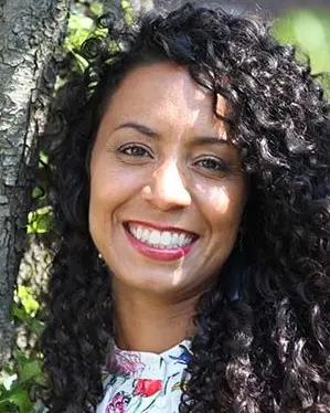 Joanna De La Rosa-Farrow