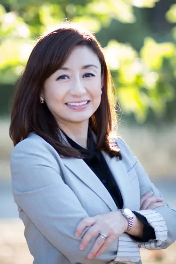 Stephanie Lee