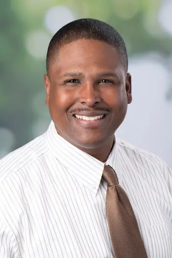 James Mesamours