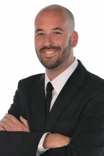 Brian Leakeas