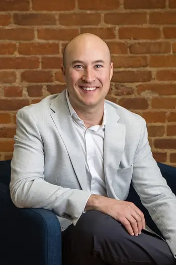 Tim Hoelzel
