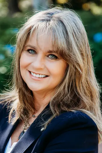 Kelly Pope
