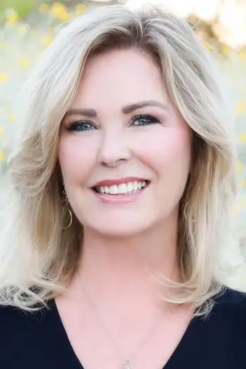 Paula Pelton