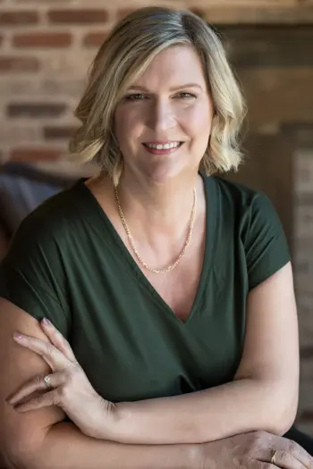 Elisabeth Nelson