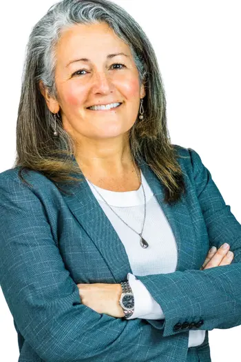 Laura Kuhnel