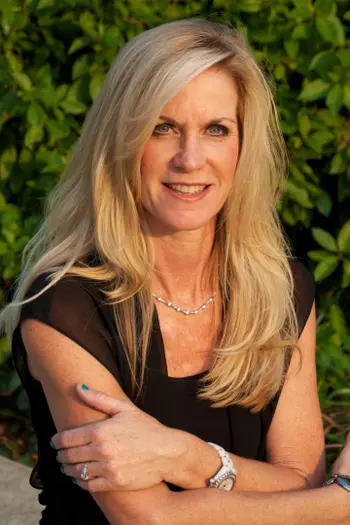 Linda Lyons-Kuper