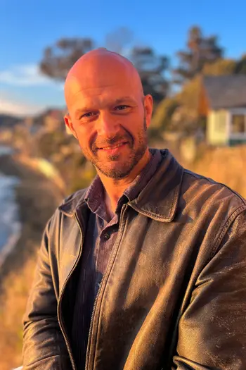Colin Elbasani