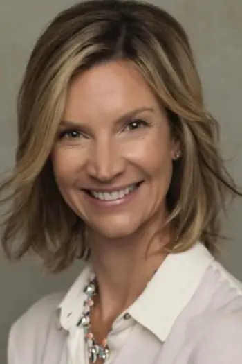 Lyndsey Nolan