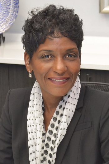 Leslie Landrum