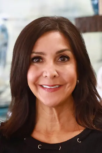 Gloria Walls