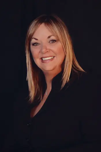 Nikki Farny-Edwards