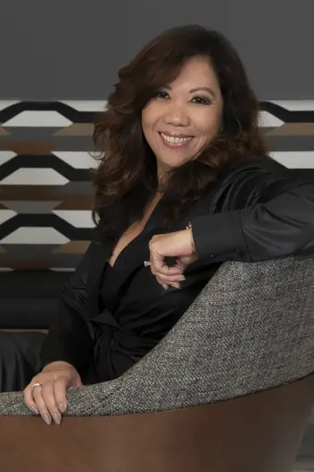 Rowena De Leon