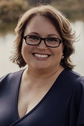 Tonya Lampe