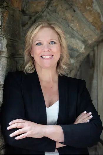 Lauren Hoeffel