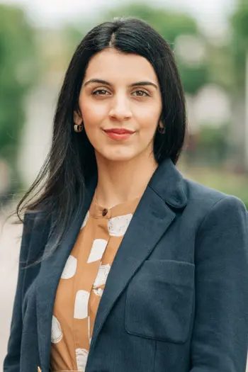 Muna Awad