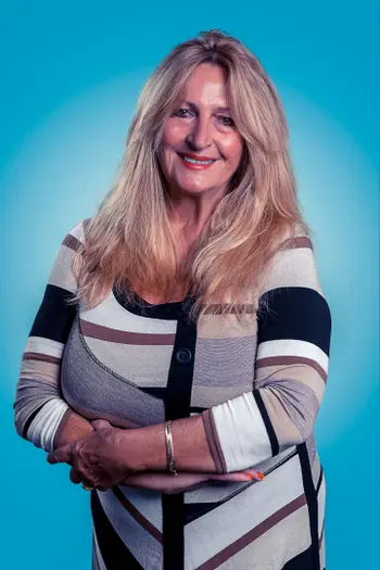 Lynda Flynn Thal