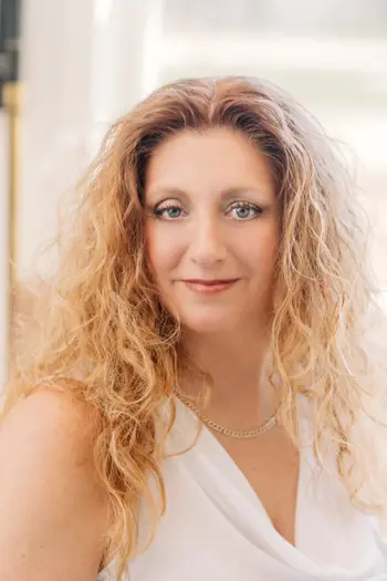 Lisa Valentino-Colson