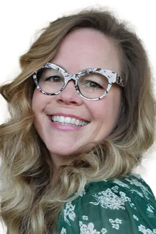 Nicki Collis