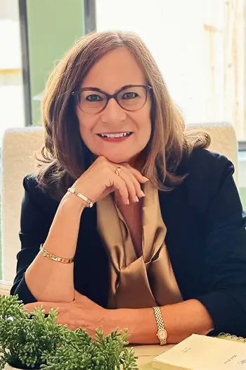 Corinne Dever