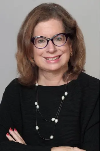 Lora Perlman