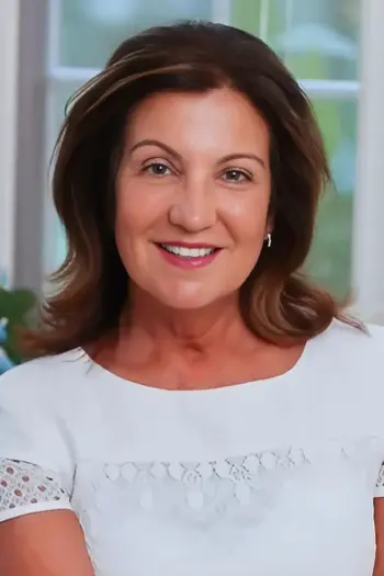 Elaine Zannis