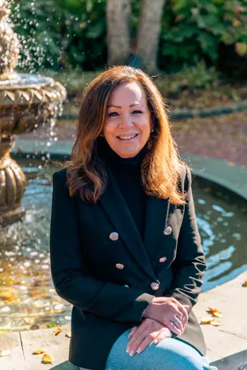 Cynthia Cozzie