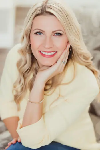 Robyn Makstutis