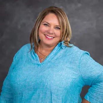 Shelley Champagne