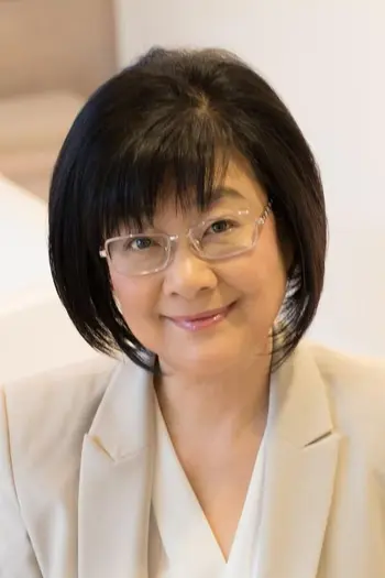 Shelly Zhou
