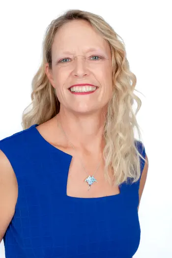 Lisa Creighton
