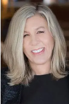 Lisa Turnure