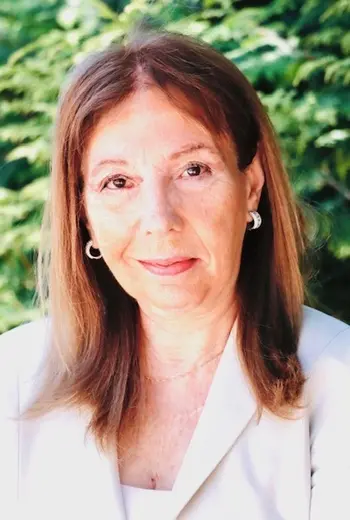 Alexandra Sperling